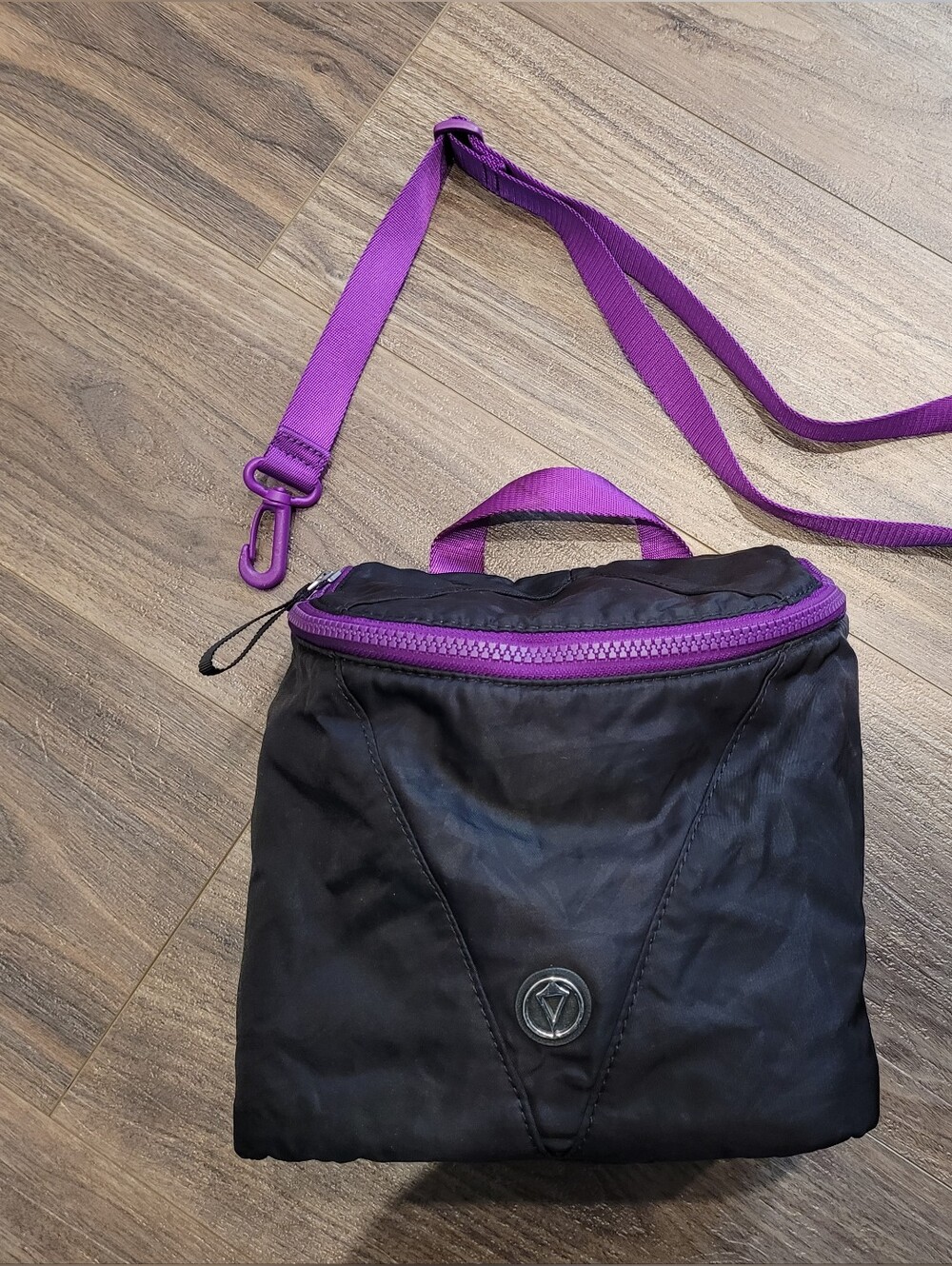Ivivva Black With Purple Trim/Accent Lunch Bag- Kit- Tote